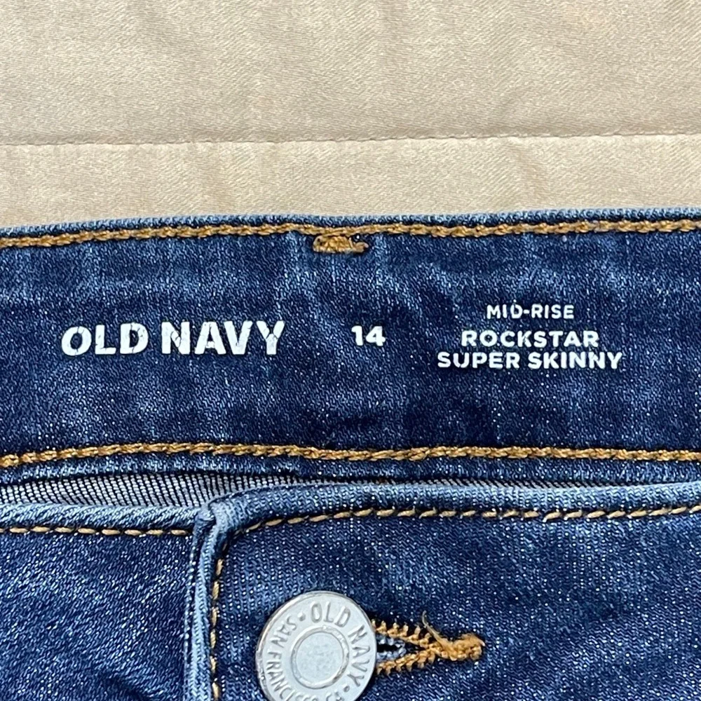 Old Navy ROCKSTAR MID RISE SUPER SKINNY WOMENS SIZE 14 DISTRESSED DENIM JEANS